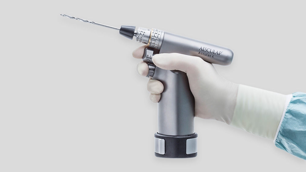 Acculan® 4 Bohrmaschine für chirurgische Eingriffe in der Tiermedizin.